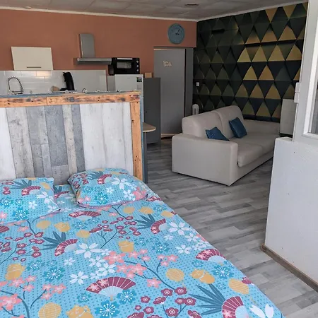 L'annexe De L'usine Moderne De Campagne